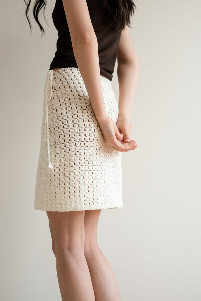 Back view of the summer crochet skirt