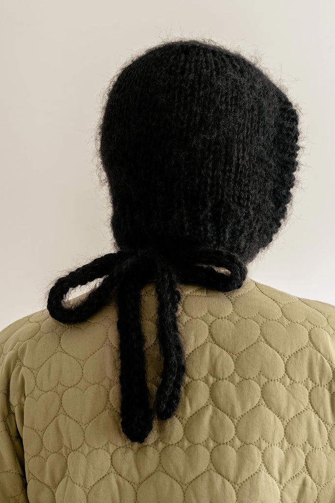 Black mohair bonnet
