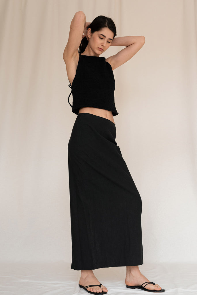 Cotton sleek knit top in black