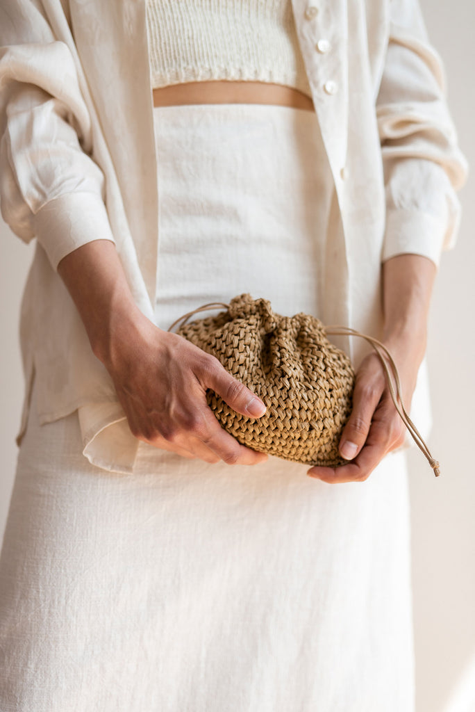 Crochet raffia pouch in tan