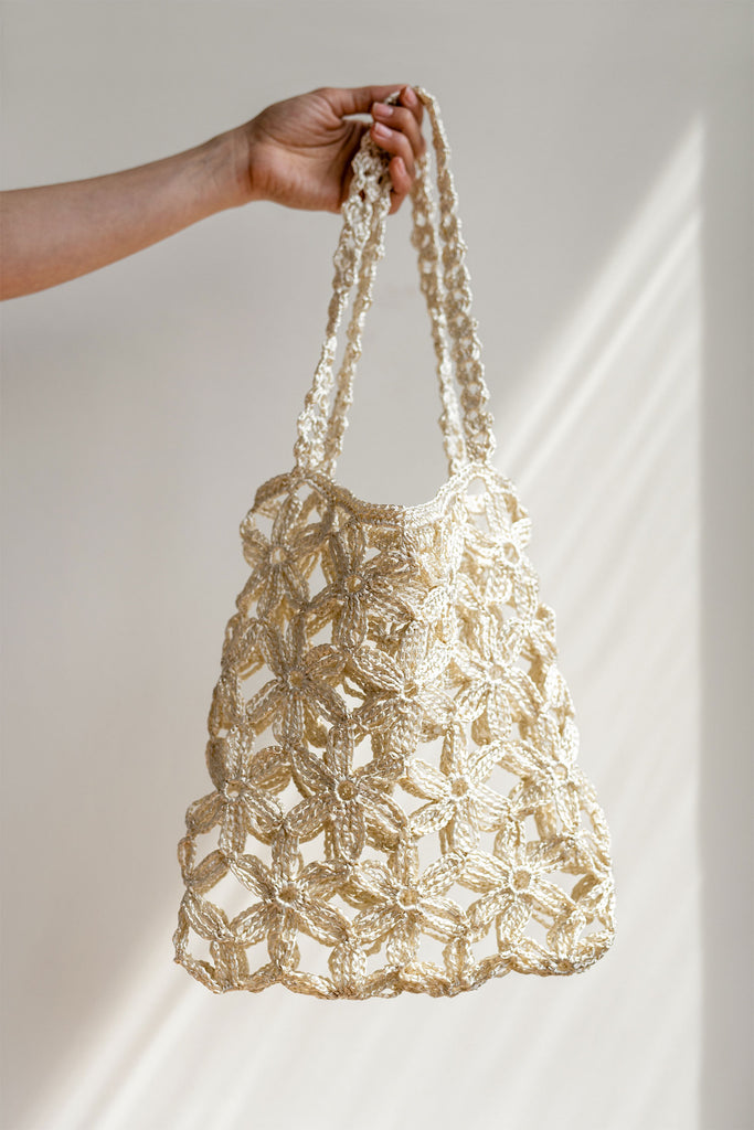 Glossy raffia crochet bag