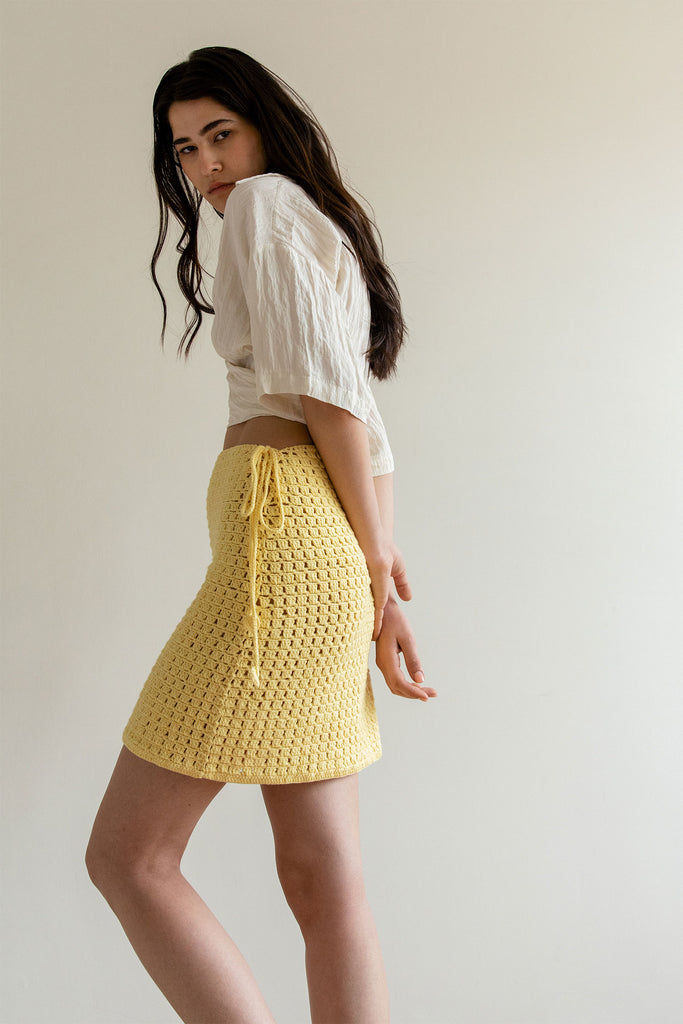 Mini crochet skirt in yellow