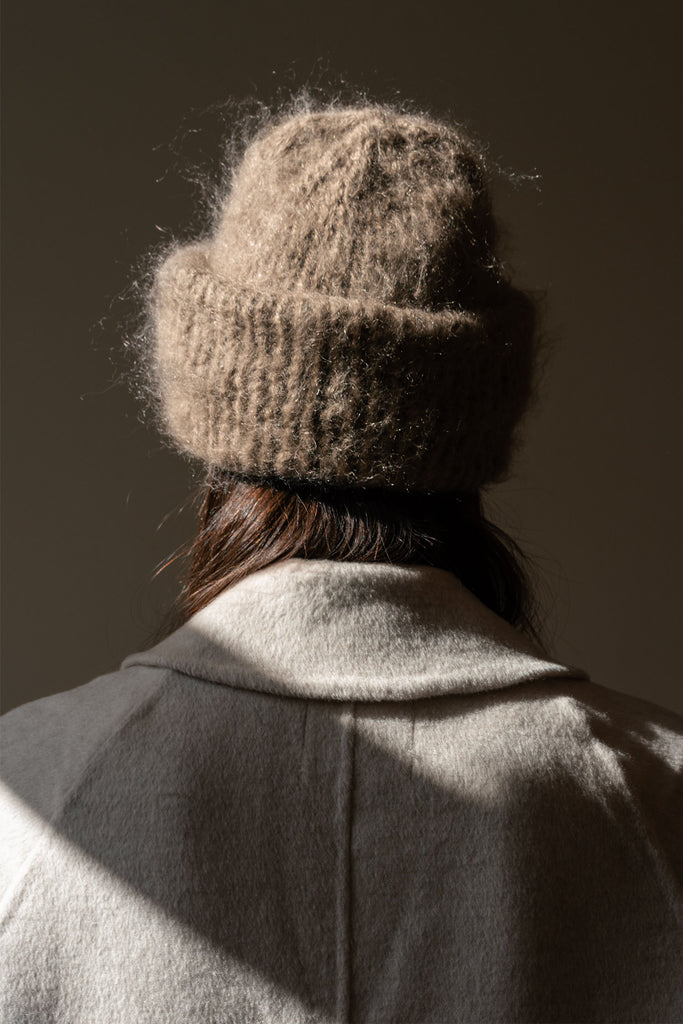 Mohair brushed beanie in Stone color