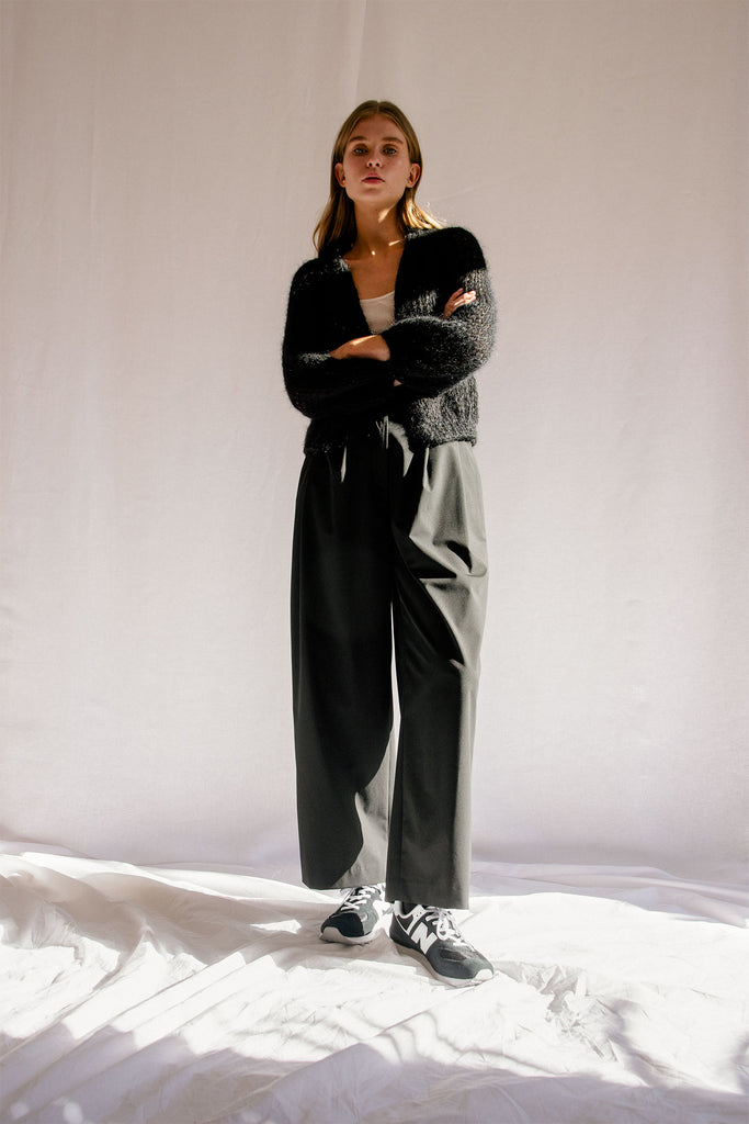 Airy mohair bomber in black color