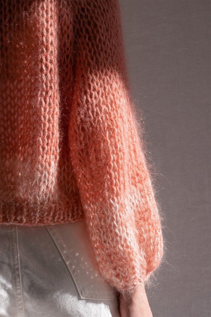 Balloon sleeves of the two tone cardigan