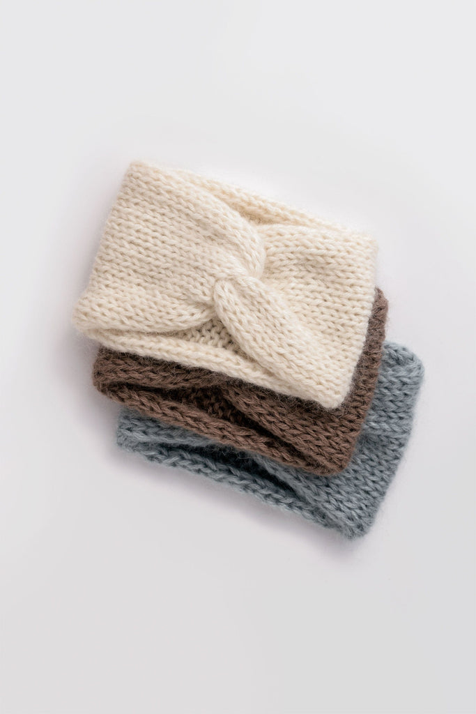 Detail of the knit mohair turban in cloud