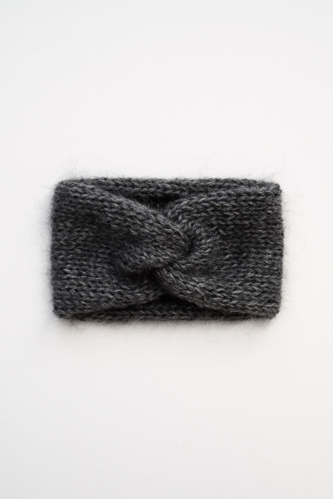 Detail of the mohair turban in pebble dark grey color