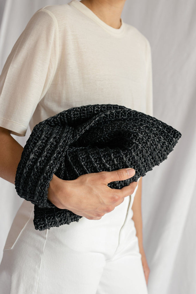 Handmade raffia knot bag in black