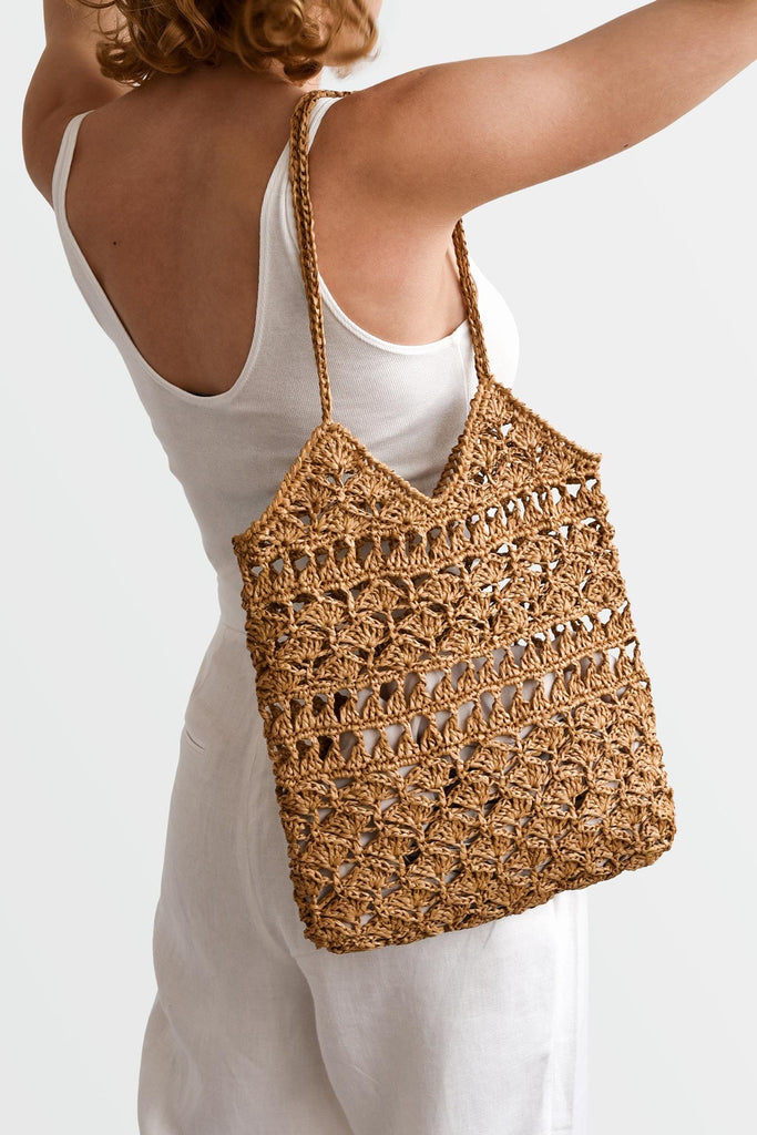 Raffia anemone tote in tan