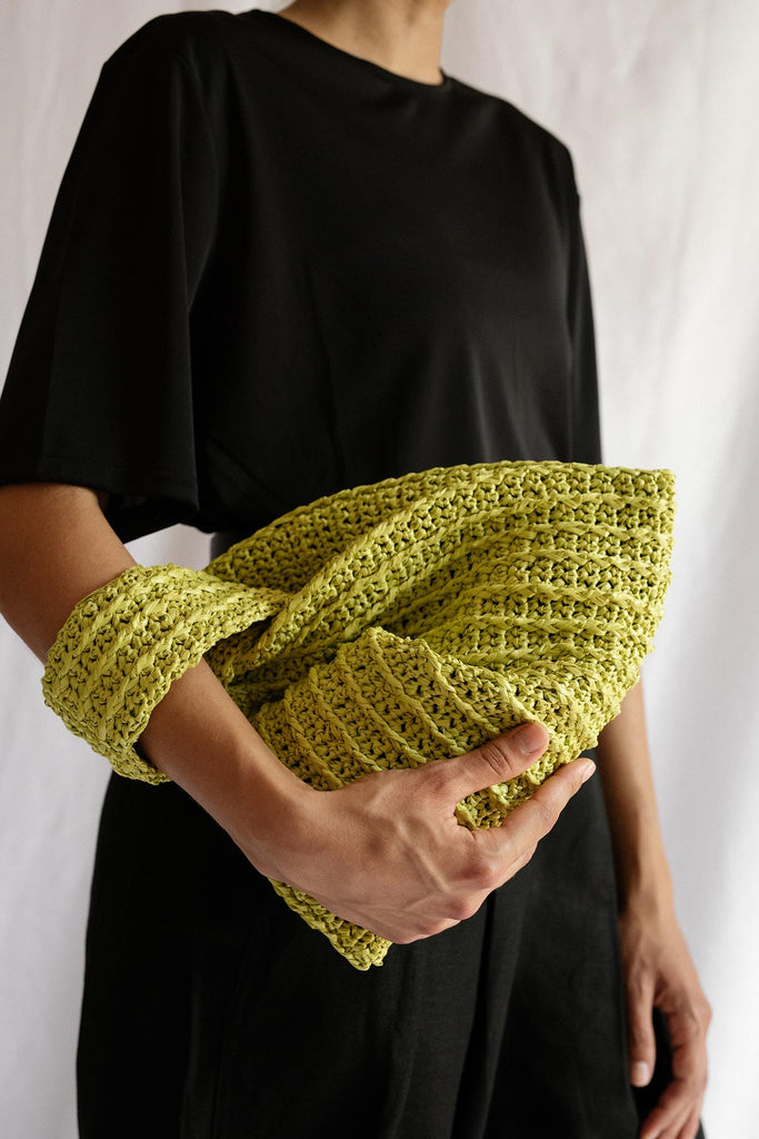 Raffia knot bag in lime color